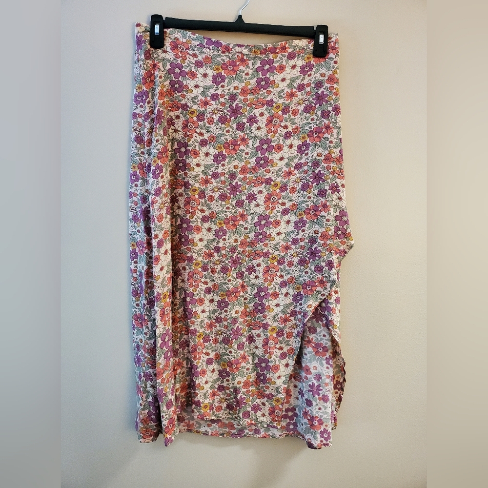 Rewind NWT Blush Foral Long Skirt Size XL